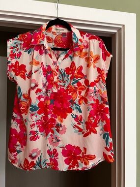 Impressions Floral Short-Sleeve Collared Blouse in Pink and Red